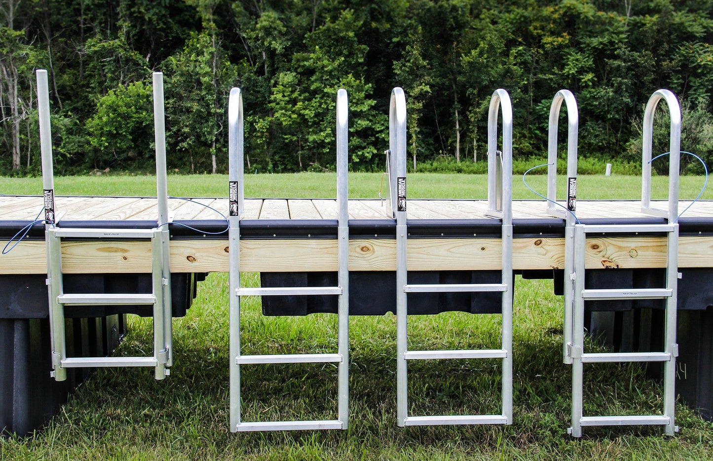 Straight Ladder - Hoop Handles - 7 Step Wide - American Muscle Docks & Fabrication
